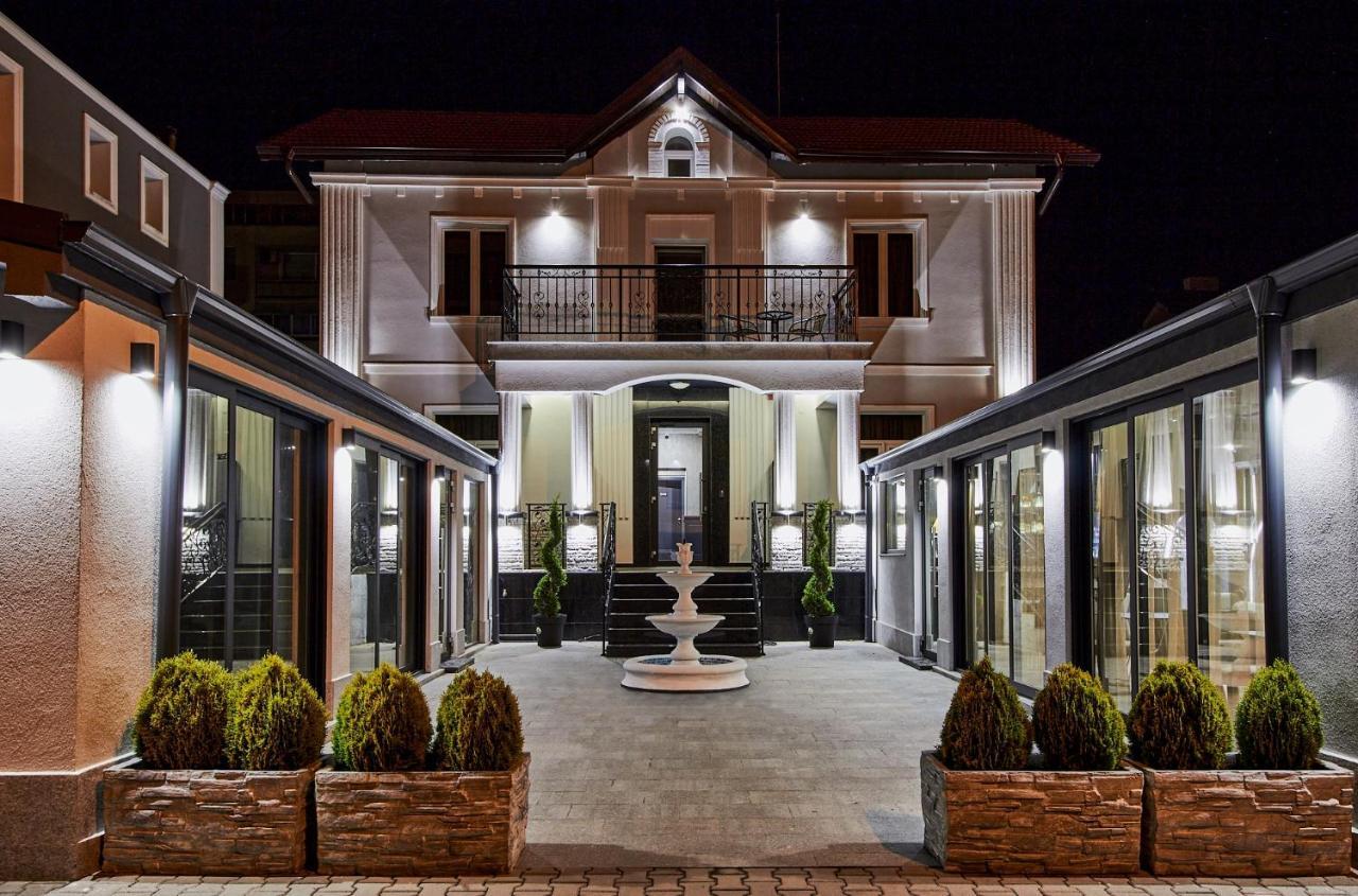 Хотел Паризи Kazanlak Exterior photo